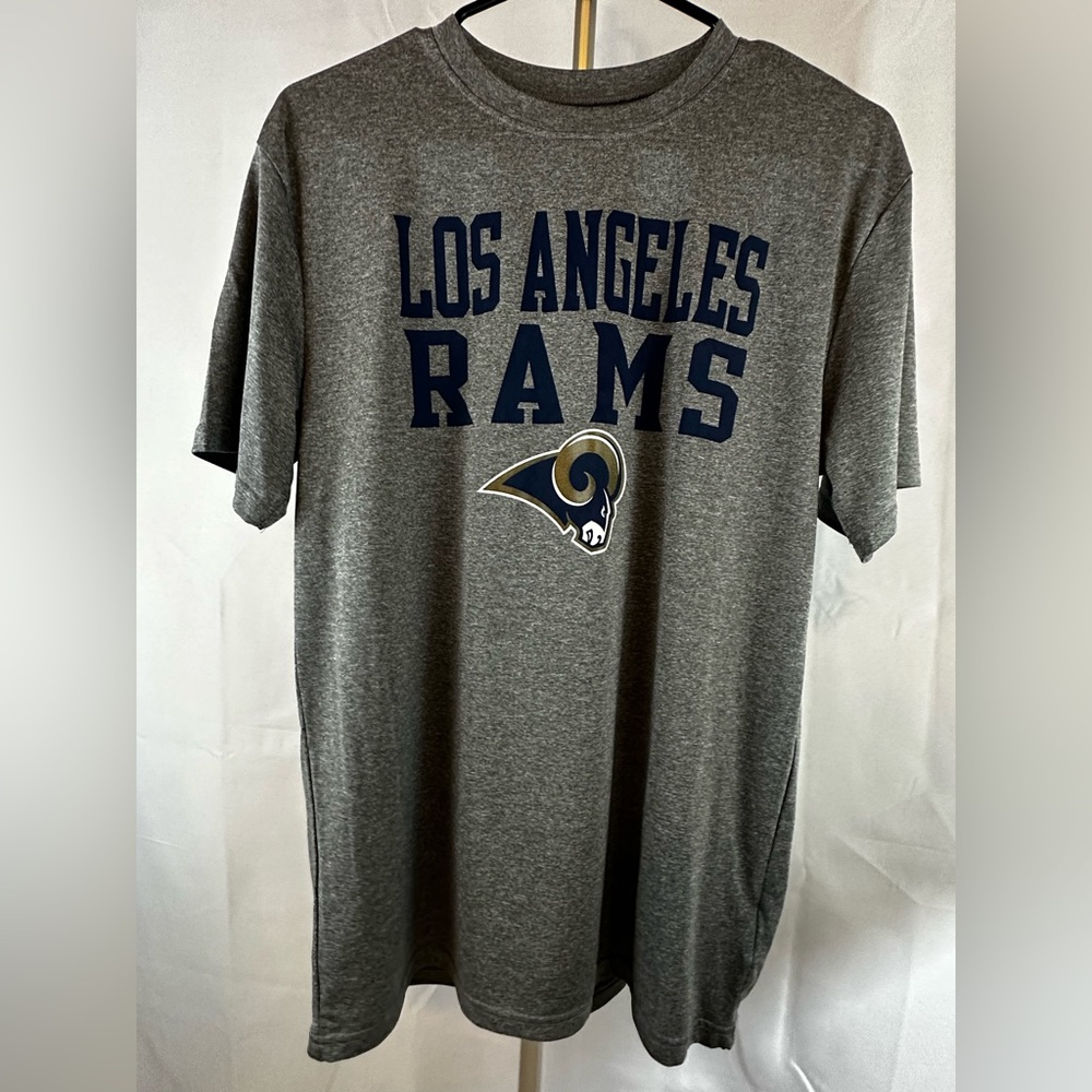 Los Angeles Rams boys short sleeve shirt. Size XL (18/20). Great graphics.